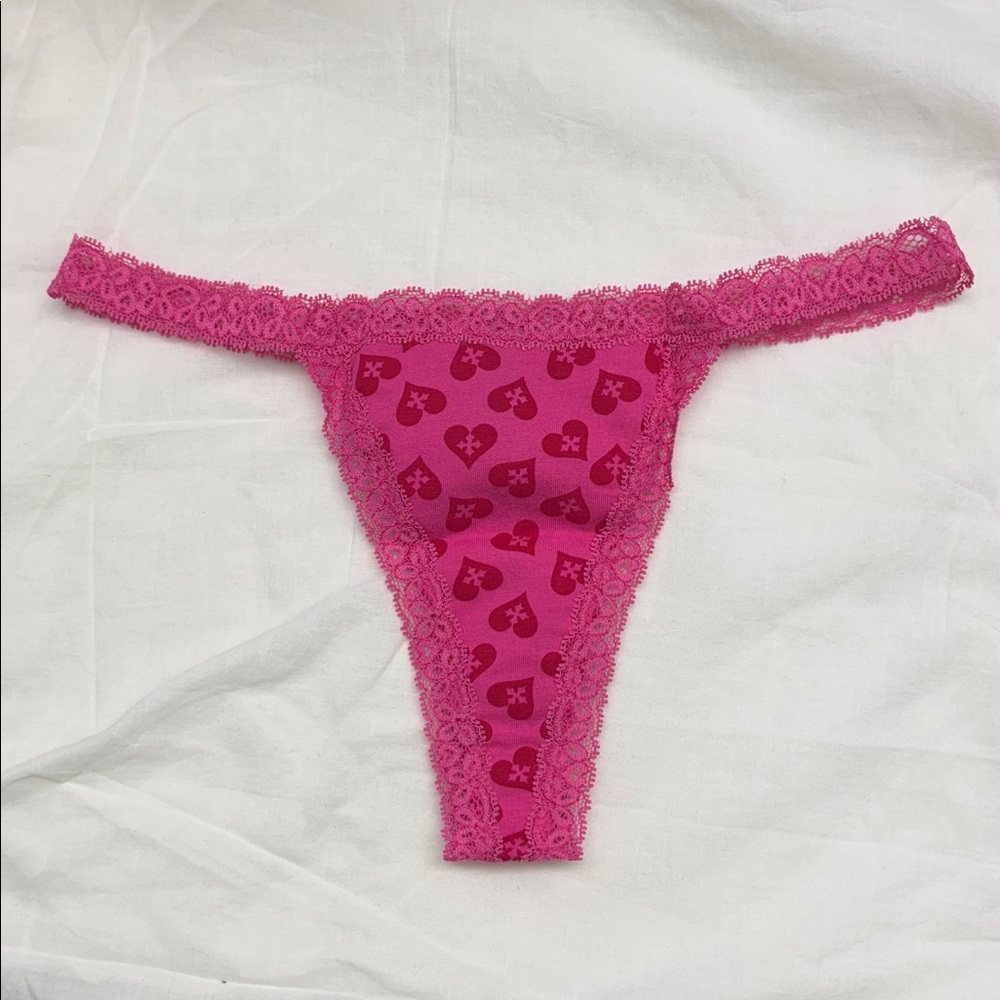 NWOT Blackheart Logo Red Hearts Pink Lace Thong